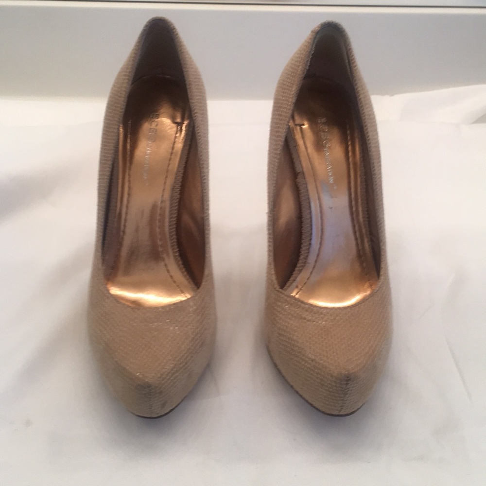 BCBG 4 1/2 inch Tan heels